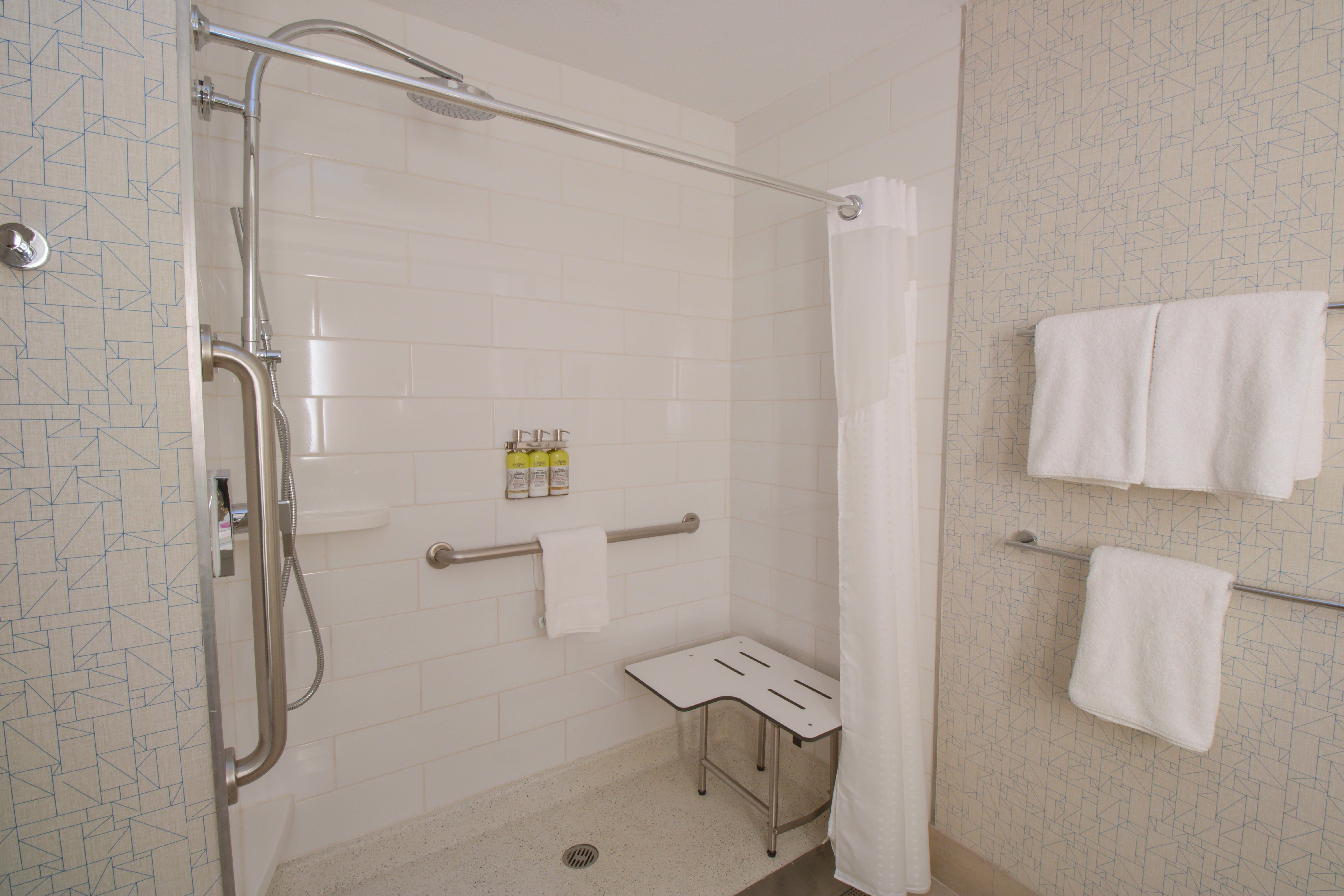 Holiday Inn Express & Suites Manassas By Ihg Exterior photo