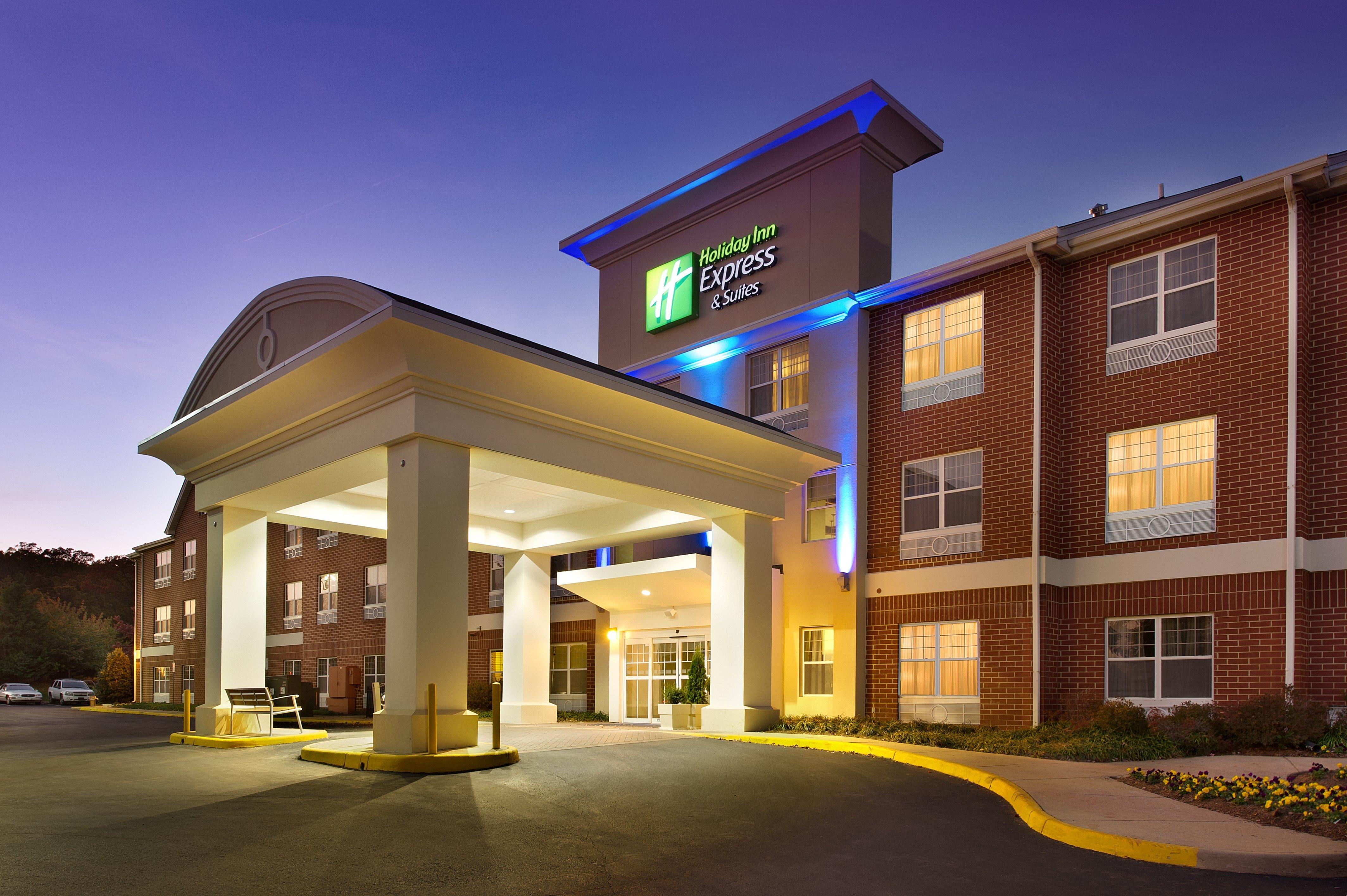 Holiday Inn Express & Suites Manassas By Ihg Exterior photo